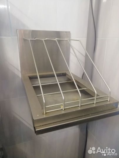 Полка для кухонных досок и крышек