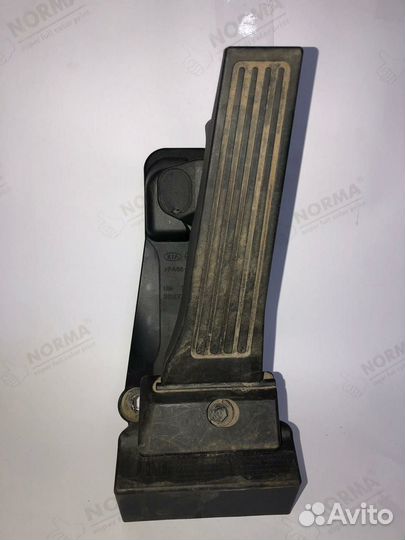 Педаль газа Kia Sorento UM D4HA