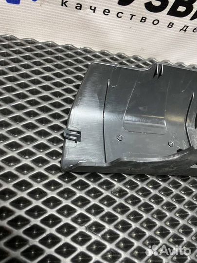 Крышка Volvo FH4 82402770