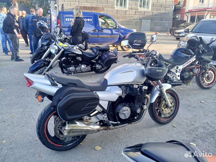 Yamaha XJR 1200