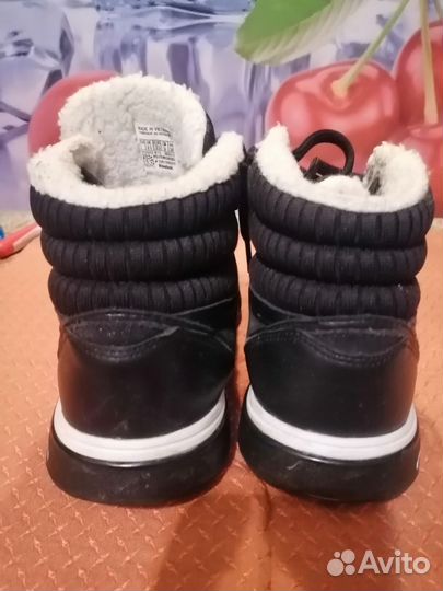 Кроссовки женские зимние Reebok 37,5 в хор сост