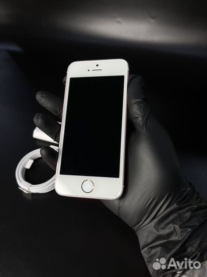 iPhone SE, 32 ГБ