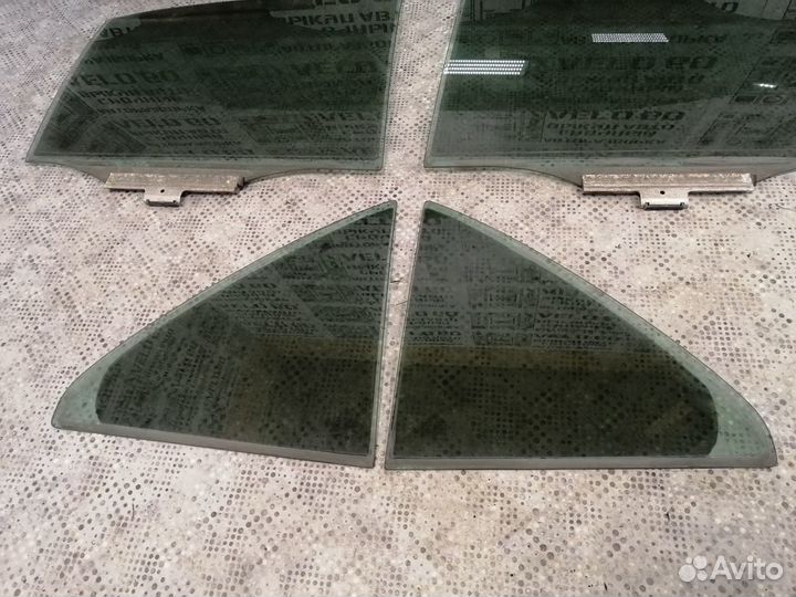 Стекло двери для Mercedes Benz W210