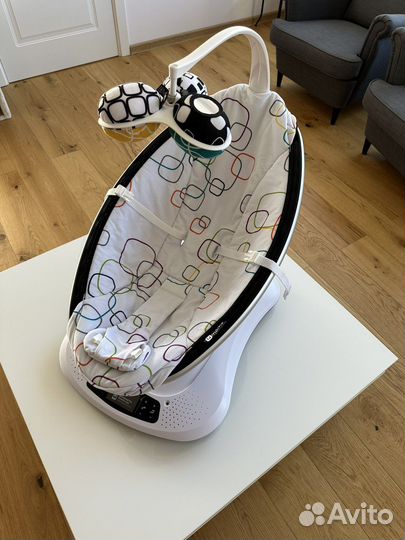 Электронное кресло-качалка 4Moms Mamaroo 4.0