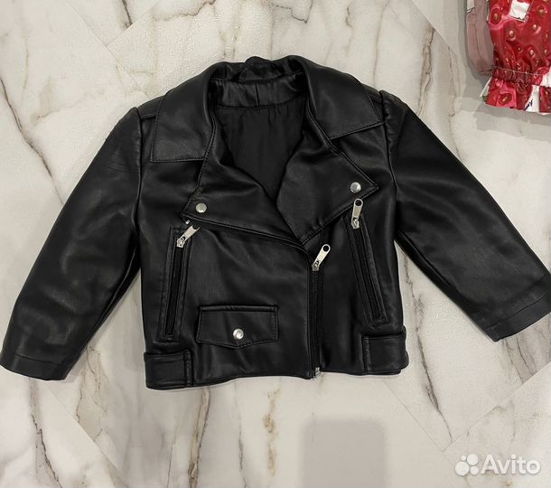 Верхняя одежда на девочку