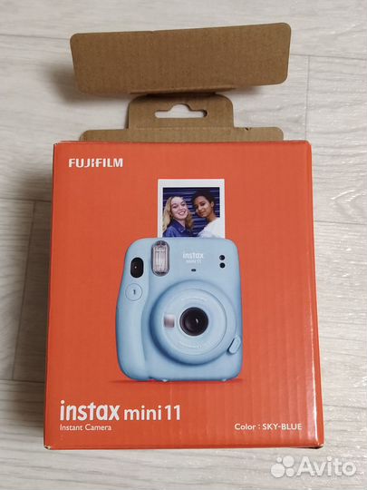 Пленочный фотоаппарат instax mini 11