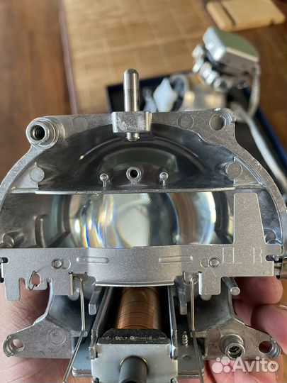 Продам оригинальные линзы cadillac srx 2