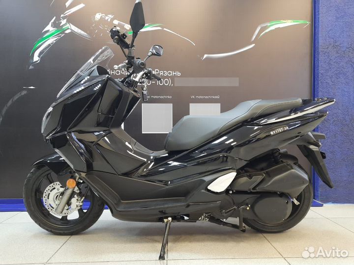 Скутер Vento PCX 200