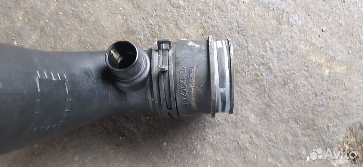 Патрубок воздушного фильтра Volkswagen Passat B6