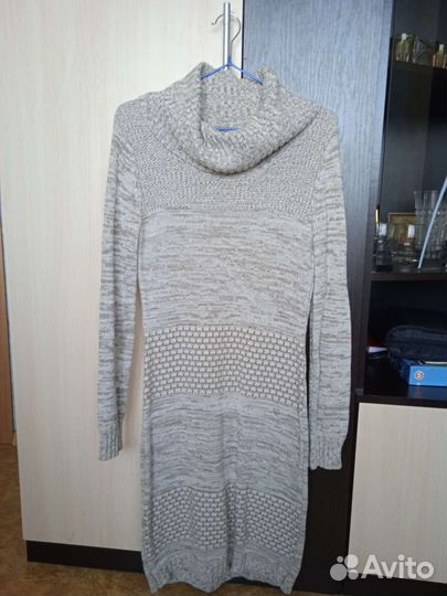 Платье вязаное