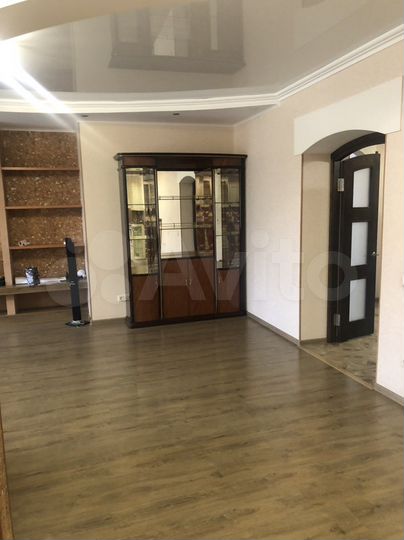 3-к. квартира, 117 м², 3/12 эт.