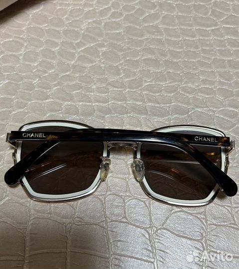 Солнцезащитные очки Chanel