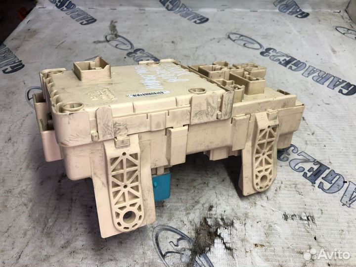 Блок предохранителей салона Toyota noah