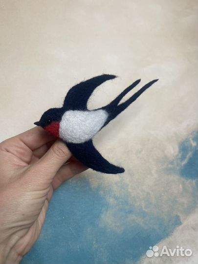 Брошь Ласточка