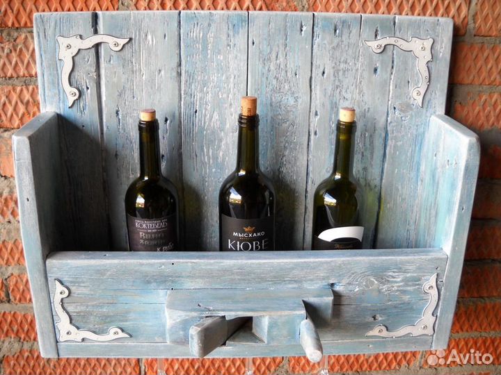 Навесная бутылочница с бокалодержателем