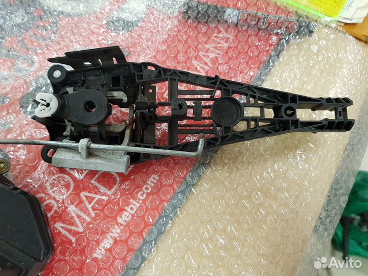 Замок двери передней прав. Opel Astra J рест. 2013