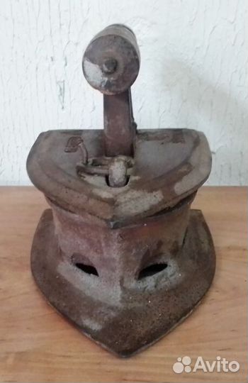 Старинный,угольный утюг.Индия