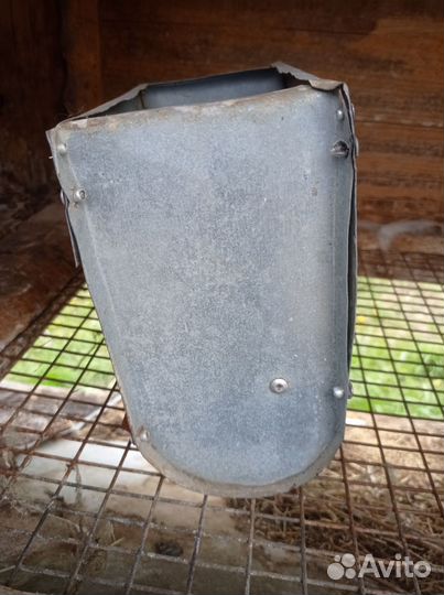Бункерная кормушка для кроликов