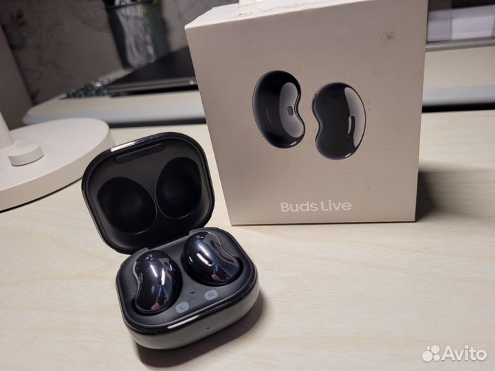 Беспроводные наушники Samsung Galaxy Buds Live