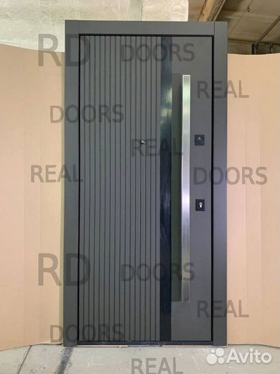 Входная дверь с парадной ручкой