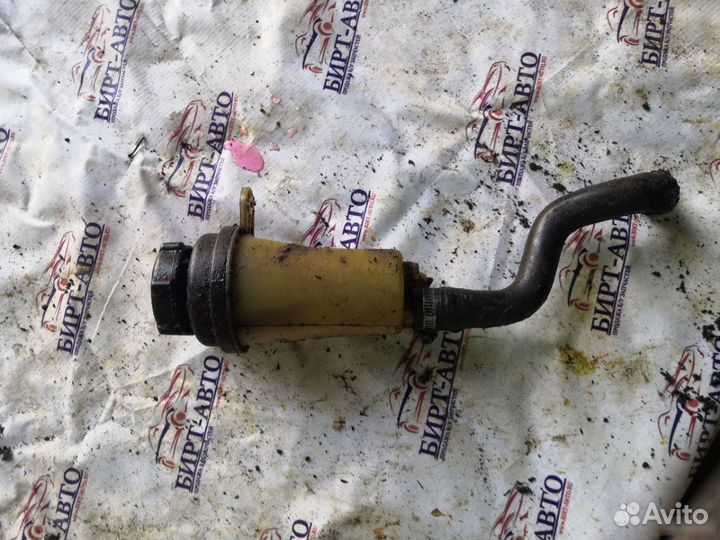 Бачок гура Ford focus 2