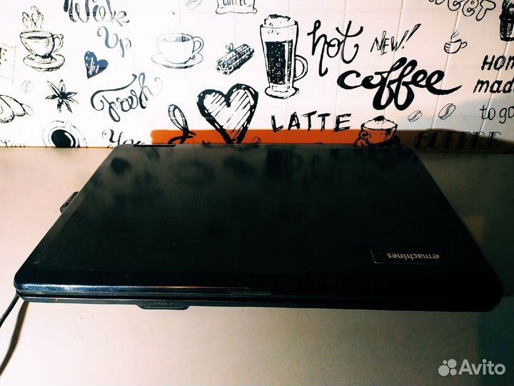 Acer Emachines E727 - Pentium X2 \ 2 озу \ 320 HDD