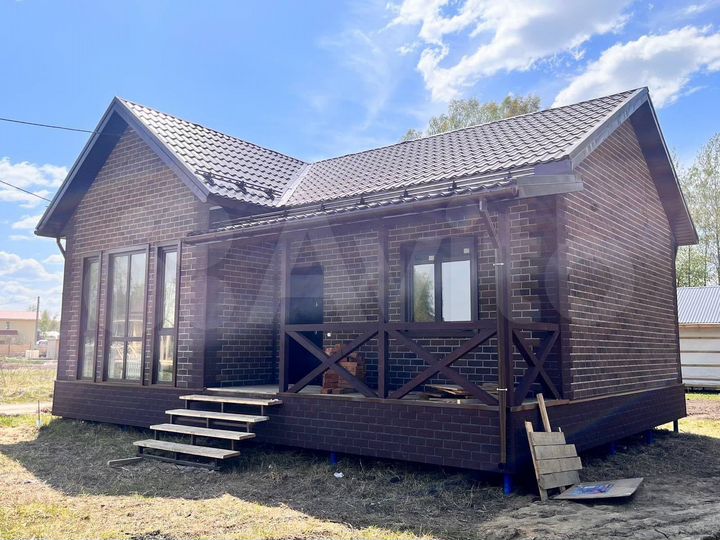 Дом 180 м² на участке 6 сот.