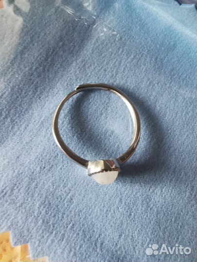 Серебряное кольцо с настоящим лунным камнем