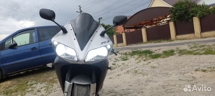 Yamaha -R1-2003г,в