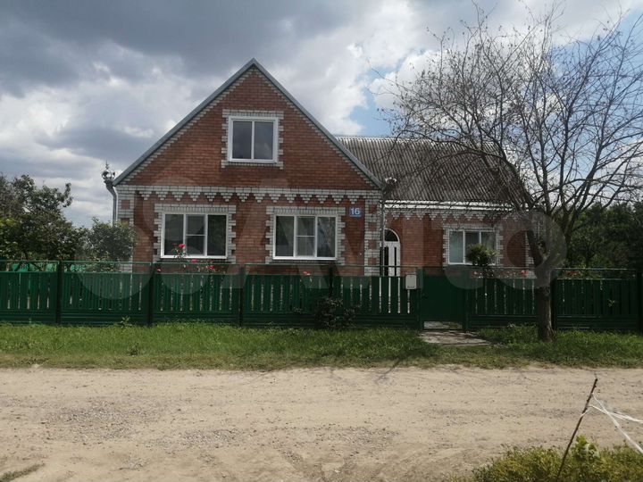 Дом 177 м² на участке 32 сот.