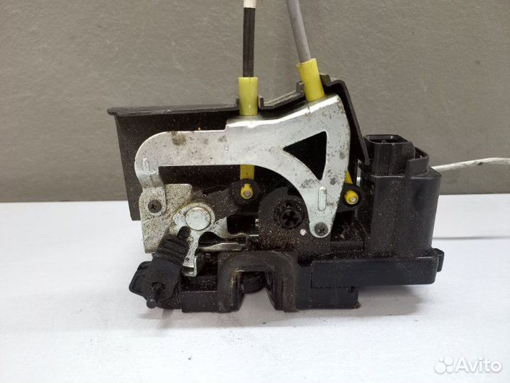 Замок двери задний правый Ssang Yong Actyon Sports