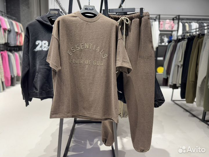 Футболка Fear of God Essentials