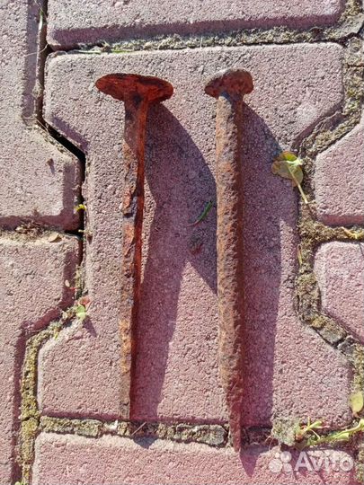 Старинные кованые гвозди. Шпигари