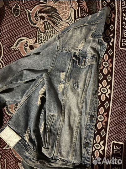 Джинсовая куртка