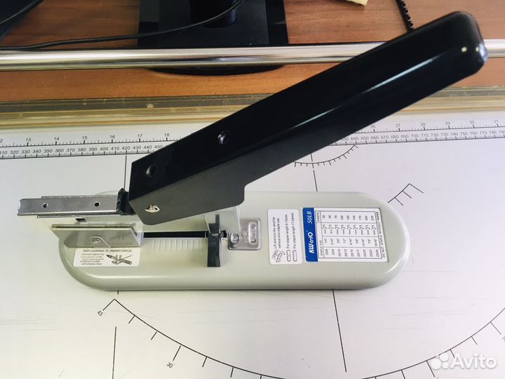 Степлер мощный KW-Trio 50LB до 210