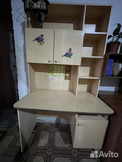 Письменный стол для школьника