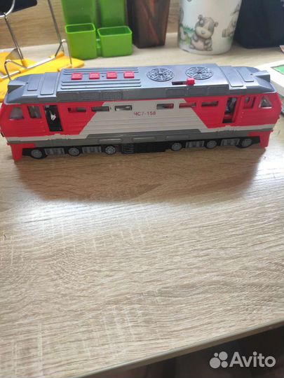 Игрушка тепловоз