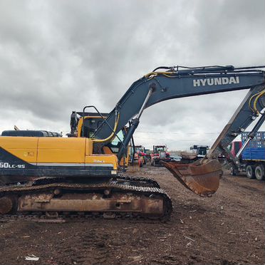 Гусеничный экскаватор Hyundai R 260LC-9S, 2022