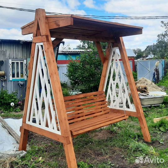 Садовые качели из дерева
