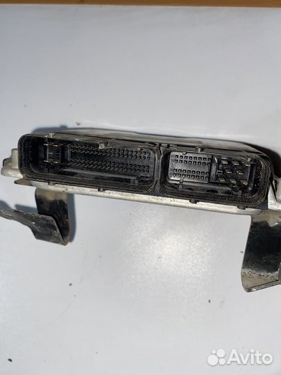 Блок двигатея эбу volkswagen jetta 4 2.0 AVH