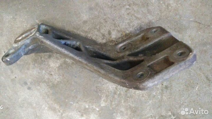 Кронштейн АКПП Volkswagen Vento 1991-1997