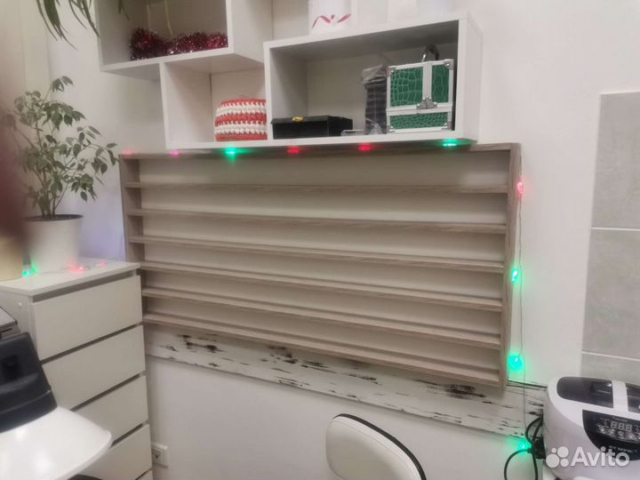 Полки стеллажи для лаков