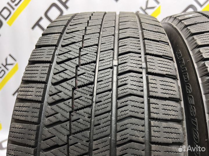 Bridgestone Blizzak VRX2 235/45 R17 99Q