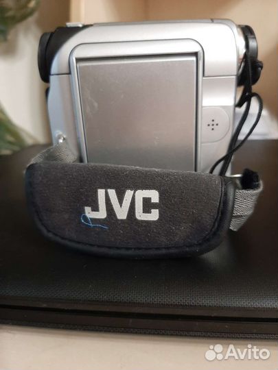 Видеокамера JVC