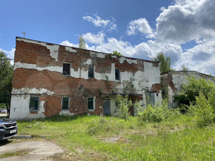 Здание, 597.8 м²