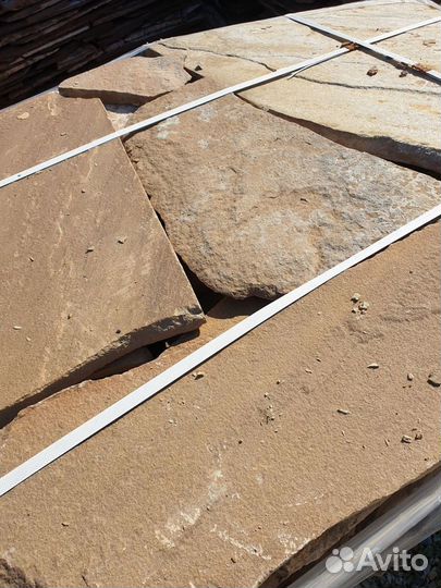 Камень серый песчаник плитняк для облицовки