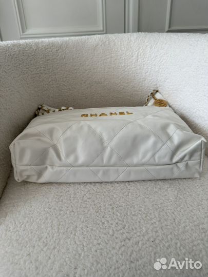 В наличии Chanel 22 medium/ mini белая сумка