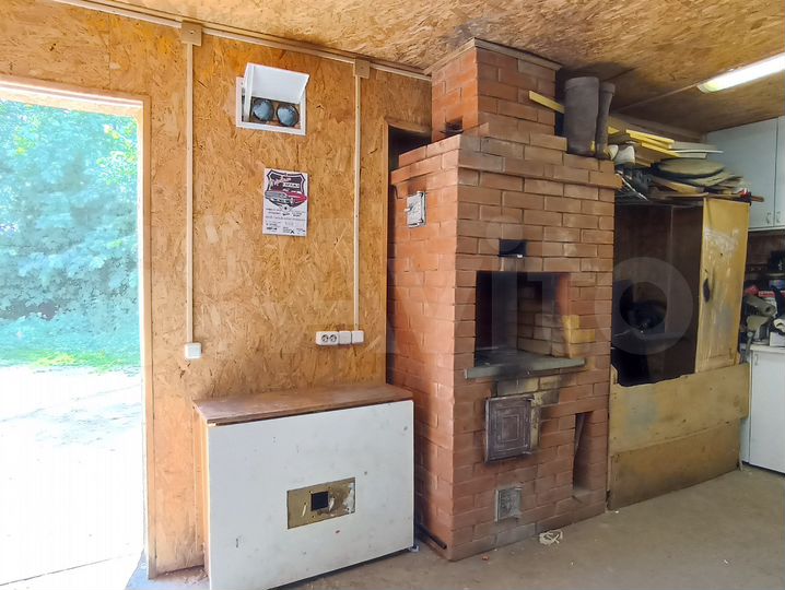 Гараж, > 30 м²