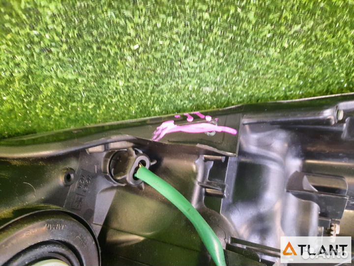 Фара передняя левая toyota prius alpha