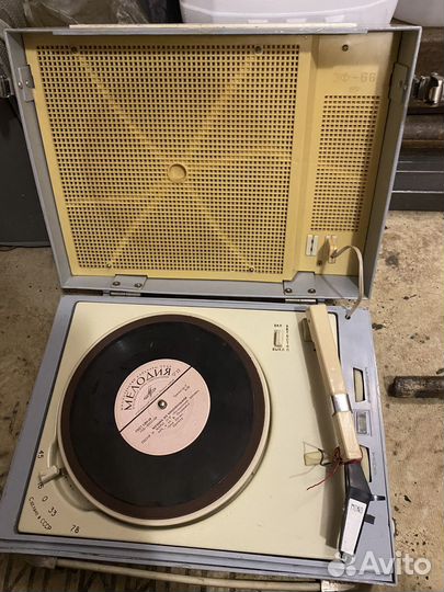 Проигрыватель винила СССР